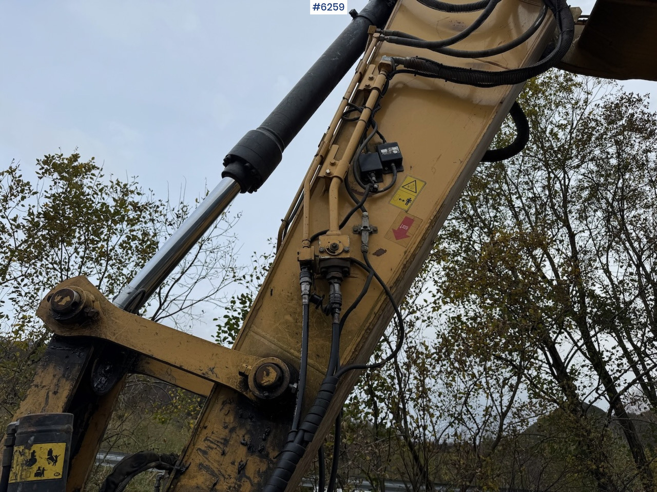 2012 Cat 324 E w/ rotor tilt, sanding bucket and digging bucket. - Kotrógép: 3 kép. 2012 Cat 324 E w/ rotor tilt, sanding bucket and digging bucket. - Kotrógép: 3 kép.