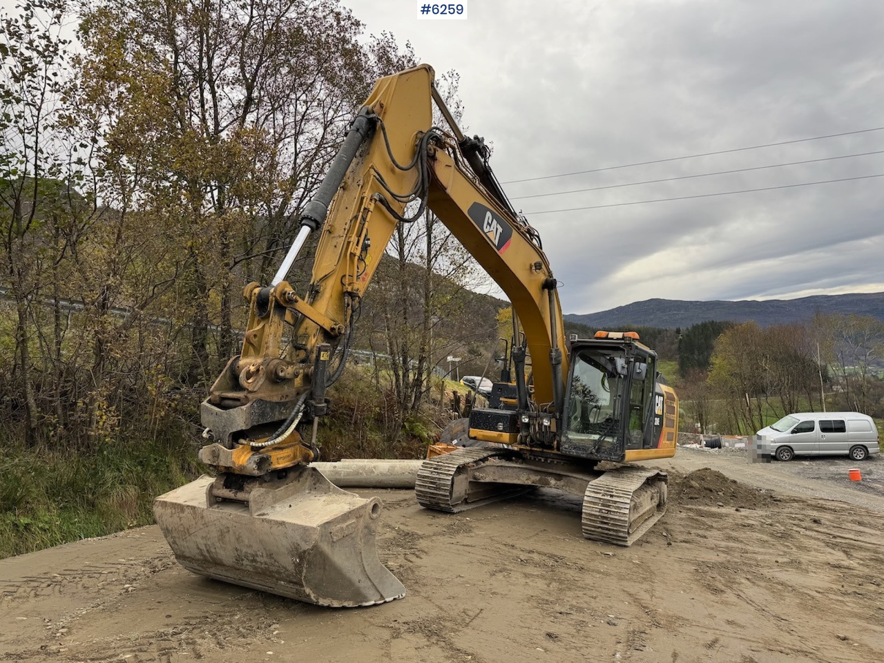 2012 Cat 324 E w/ rotor tilt, sanding bucket and digging bucket. - Kotrógép: 5 kép. 2012 Cat 324 E w/ rotor tilt, sanding bucket and digging bucket. - Kotrógép: 5 kép.