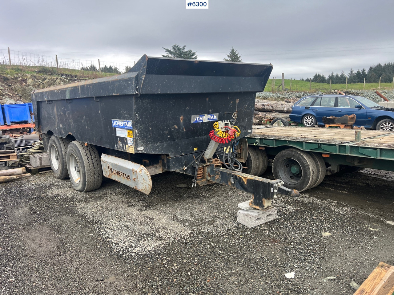 2012 Chieftain 20 ton 2 axle dump trailer - Mezőgazdasági billenőpótkocsi: 2 kép. 2012 Chieftain 20 ton 2 axle dump trailer - Mezőgazdasági billenőpótkocsi: 2 kép.