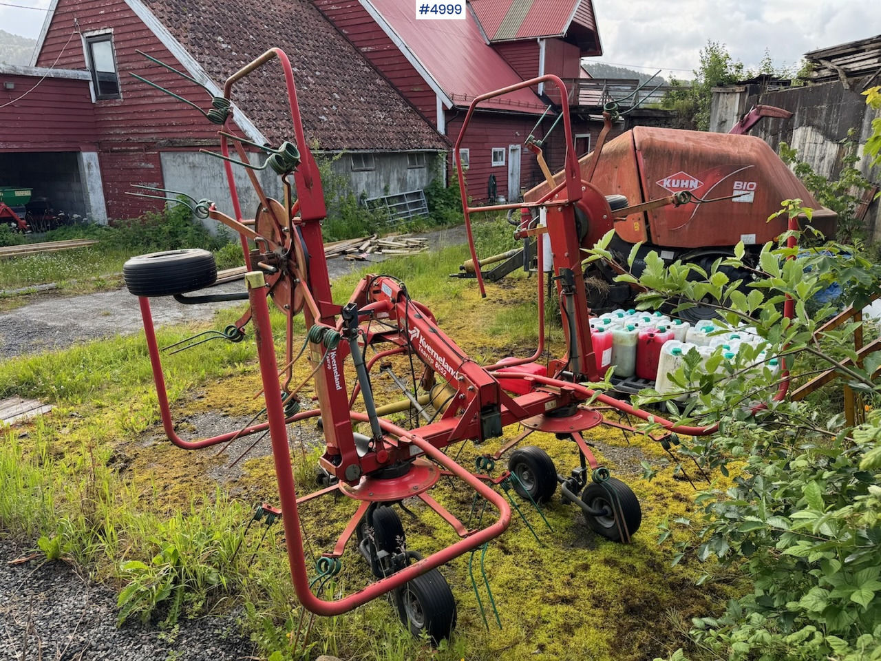2012 Kverneland Taarup 8052 Spreader harrow - Szálastakarmány betakarítás gépei: 3 kép. 2012 Kverneland Taarup 8052 Spreader harrow - Szálastakarmány betakarítás gépei: 3 kép.