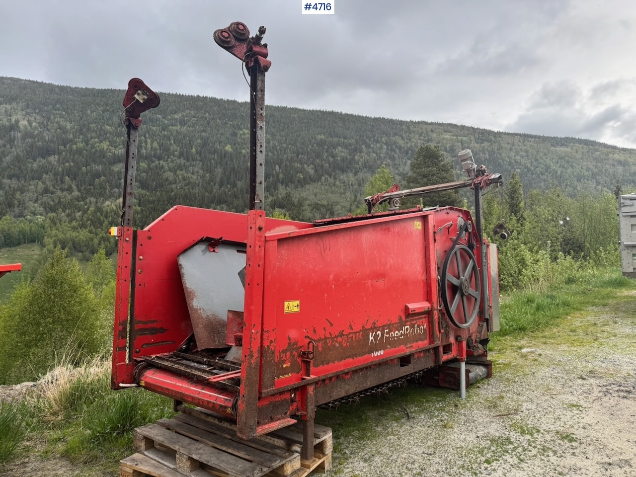 2012 TKS R2 feed table, 2007 TKS R1 feed table, TKS 1600 combination cutter - Szálastakarmány betakarítás gépei: 2 kép. 2012 TKS R2 feed table, 2007 TKS R1 feed table, TKS 1600 combination cutter - Szálastakarmány betakarítás gépei: 2 kép.