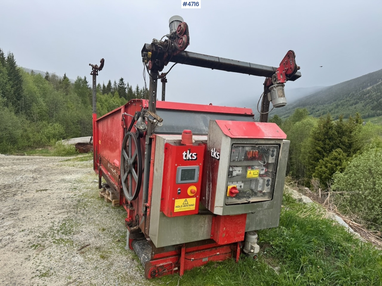 2012 TKS R2 feed table, 2007 TKS R1 feed table, TKS 1600 combination cutter - Szálastakarmány betakarítás gépei: 5 kép. 2012 TKS R2 feed table, 2007 TKS R1 feed table, TKS 1600 combination cutter - Szálastakarmány betakarítás gépei: 5 kép.