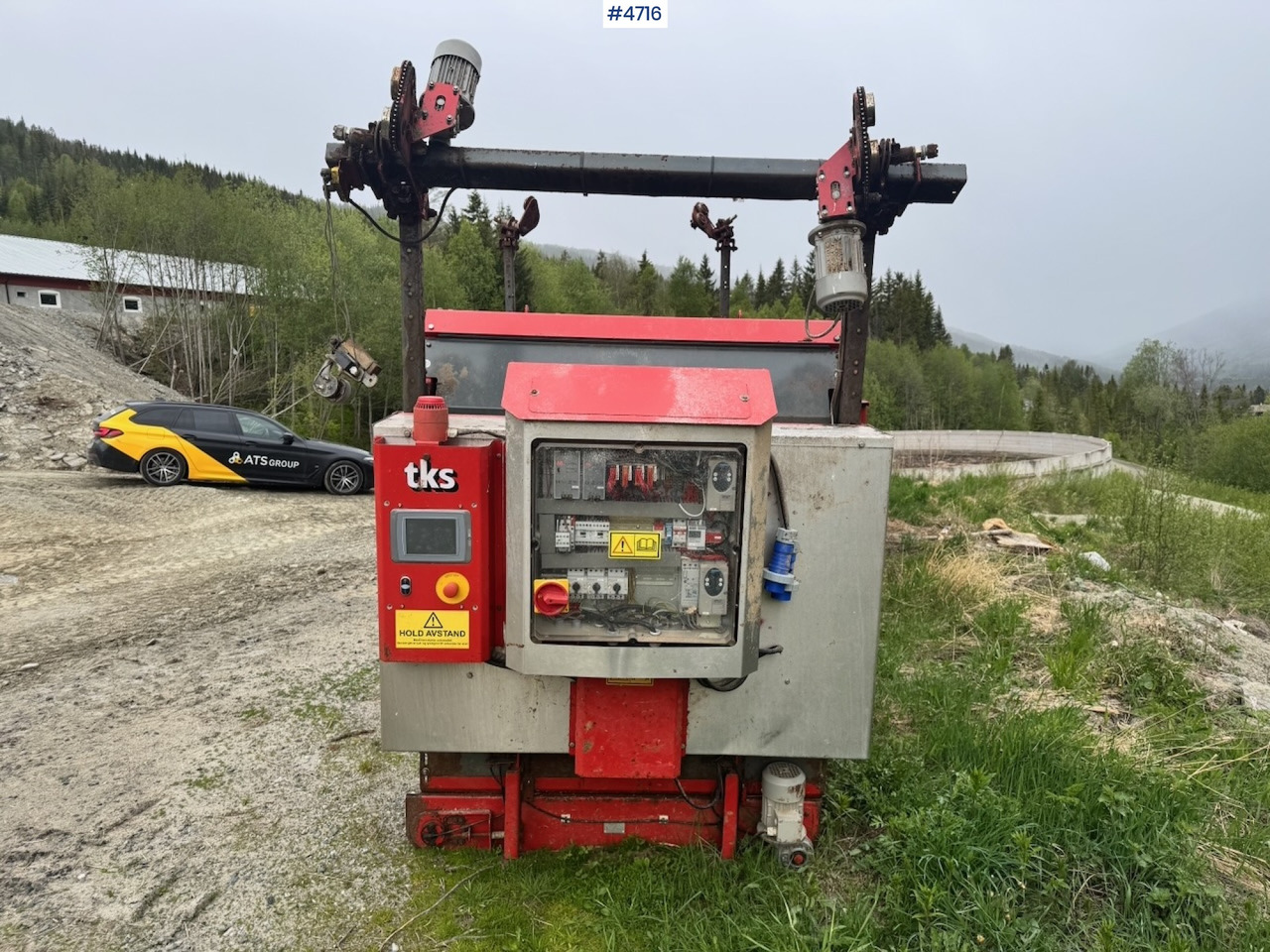2012 TKS R2 feed table, 2007 TKS R1 feed table, TKS 1600 combination cutter - Szálastakarmány betakarítás gépei: 4 kép. 2012 TKS R2 feed table, 2007 TKS R1 feed table, TKS 1600 combination cutter - Szálastakarmány betakarítás gépei: 4 kép.