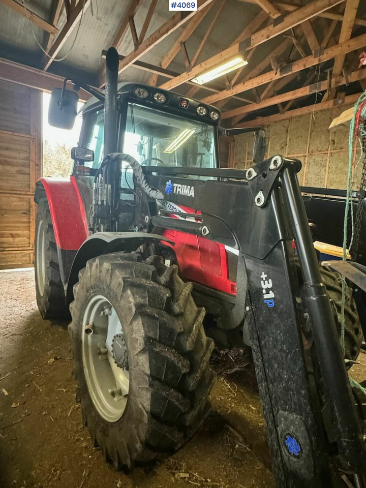 2013 Massey Ferguson 5455 w/ front loader, 2 buckets, pallet forks and blades. 1020 hours! - Traktor: 3 kép. 2013 Massey Ferguson 5455 w/ front loader, 2 buckets, pallet forks and blades. 1020 hours! - Traktor: 3 kép.