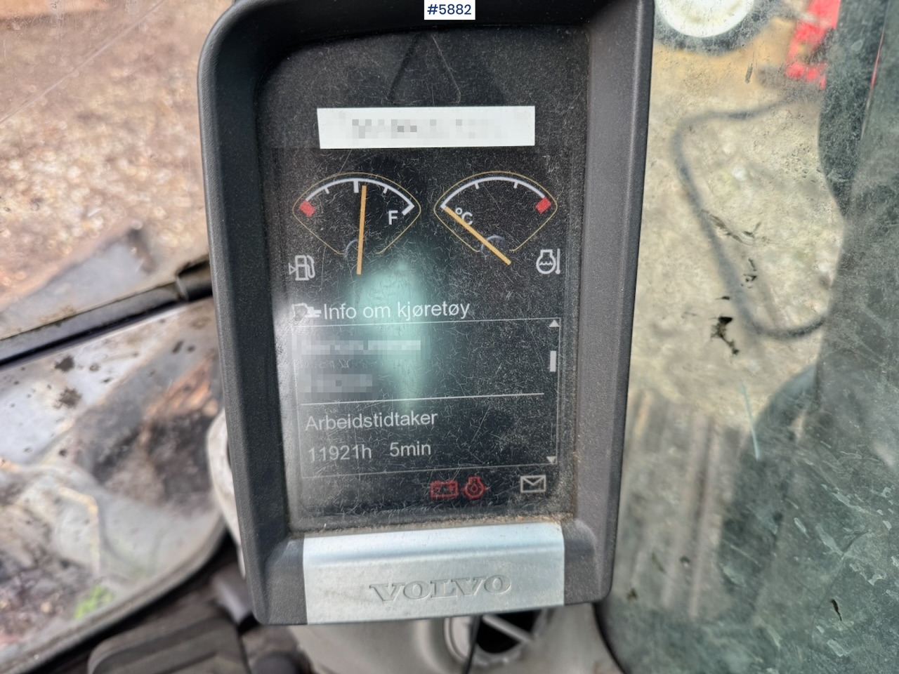 Kotrógép 2013 Volvo EC140DL Crawler Excavator w/ Cleaning Bucket.: 16 kép. Kotrógép 2013 Volvo EC140DL Crawler Excavator w/ Cleaning Bucket.: 16 kép.