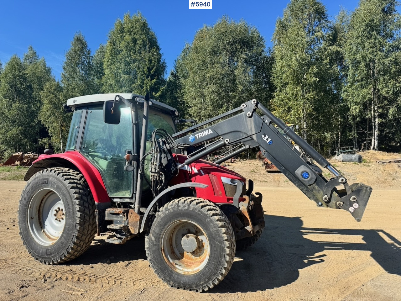 2014 Massey Ferguson 5610 w/ Front Loader and Hydraulics. 1950 hours! - Traktor: 2 kép. 2014 Massey Ferguson 5610 w/ Front Loader and Hydraulics. 1950 hours! - Traktor: 2 kép.