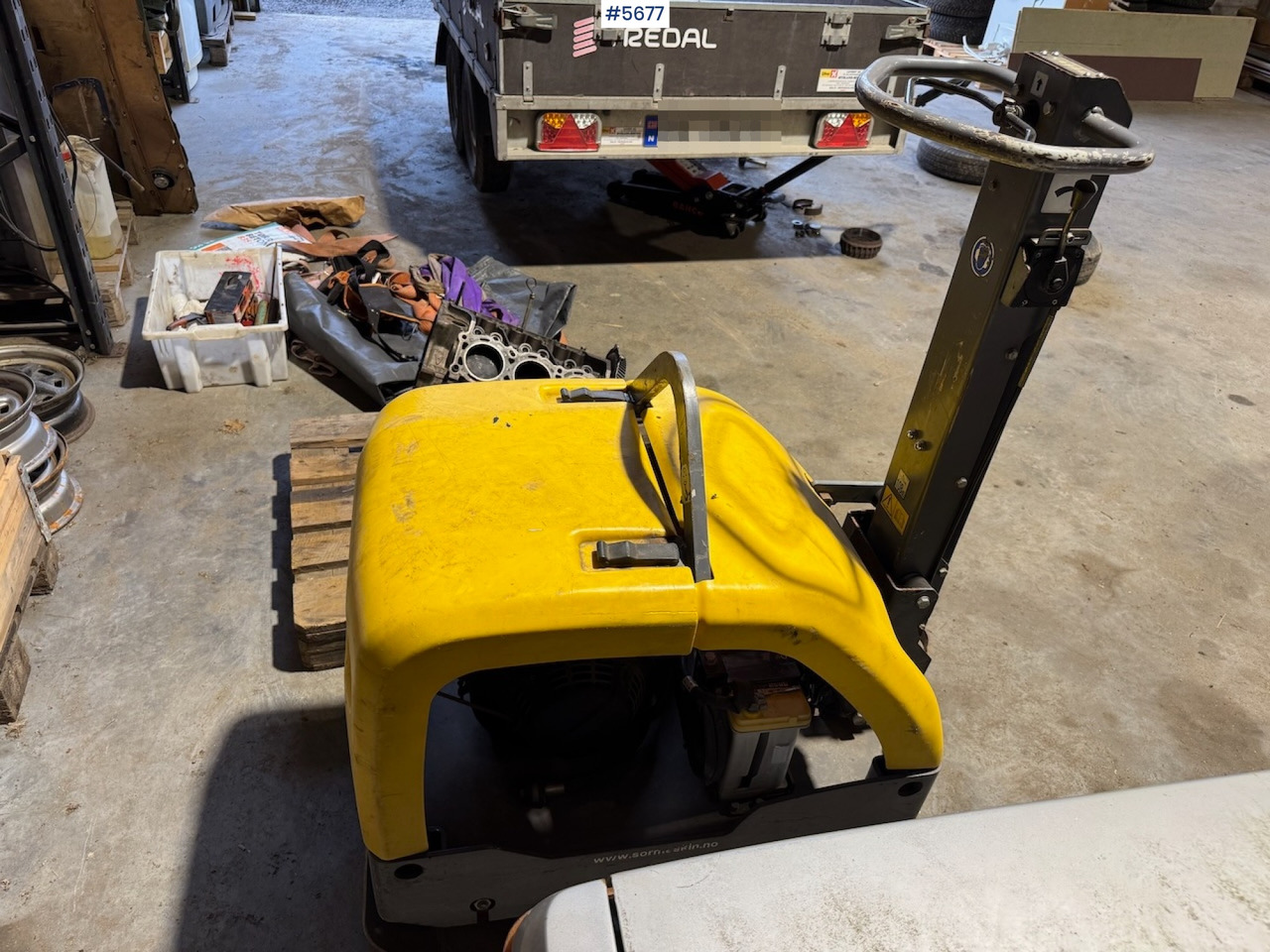 2015 Atlas Copco LG 400 Vibro Plate. - Lapvibrátor: 3 kép. 2015 Atlas Copco LG 400 Vibro Plate. - Lapvibrátor: 3 kép.