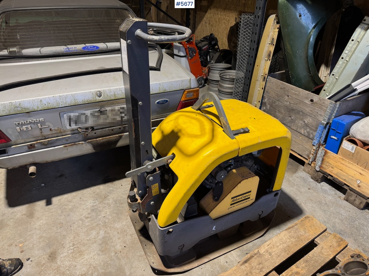 2015 Atlas Copco LG 400 Vibro Plate. - Lapvibrátor: 1 kép. 2015 Atlas Copco LG 400 Vibro Plate. - Lapvibrátor: 1 kép.