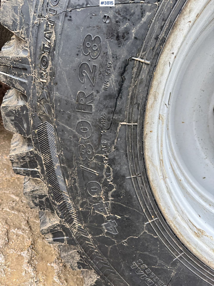 Traktor 2015 Deutz-fahr 6190 Agrotron w/ Front loader, Front PTO and 2 sets of tires.: 11 kép. Traktor 2015 Deutz-fahr 6190 Agrotron w/ Front loader, Front PTO and 2 sets of tires.: 11 kép.