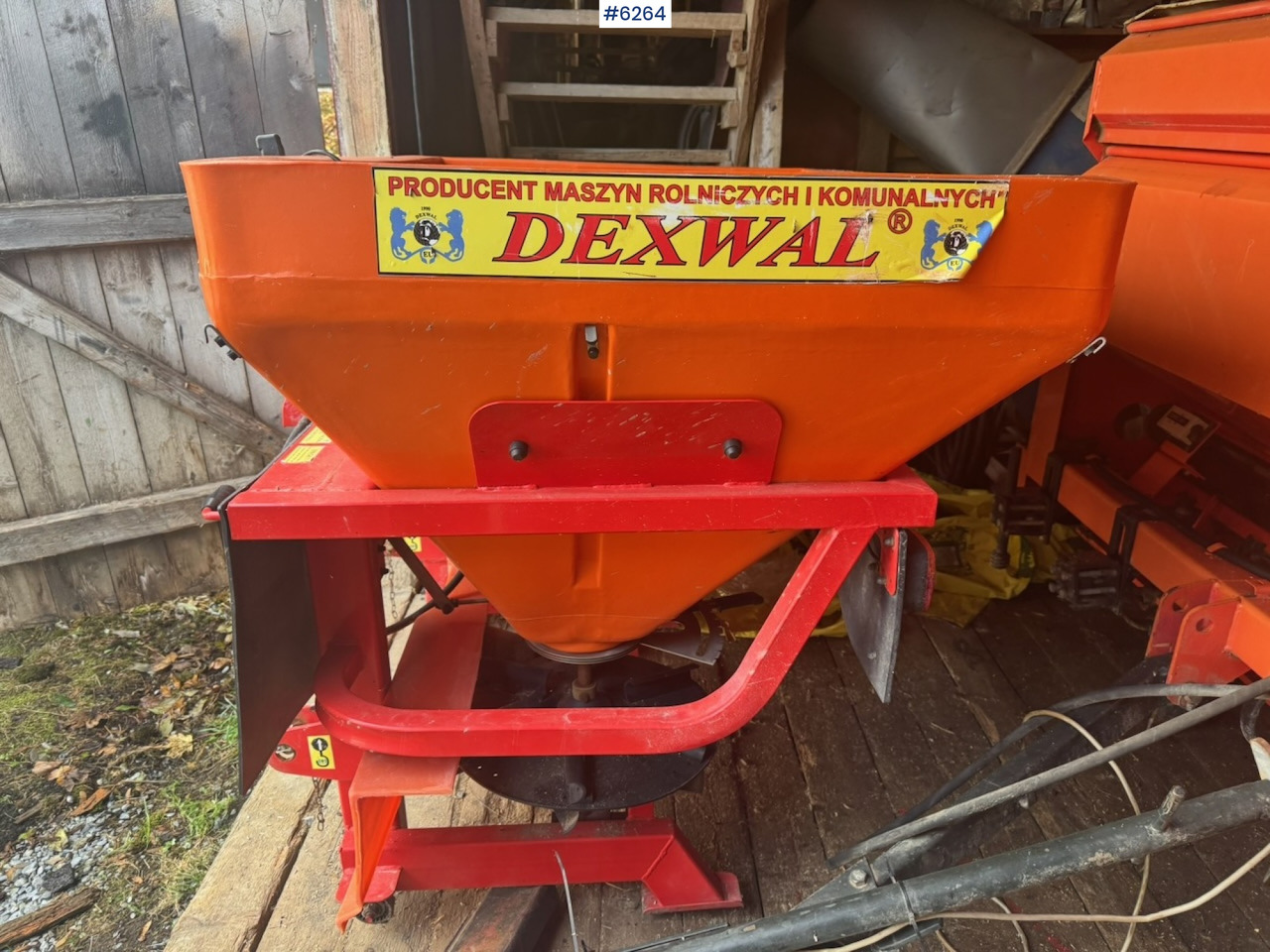 2015 Dexwal Tornado fertilizer spreader - Műtrágyaszóró: 2 kép. 2015 Dexwal Tornado fertilizer spreader - Műtrágyaszóró: 2 kép.