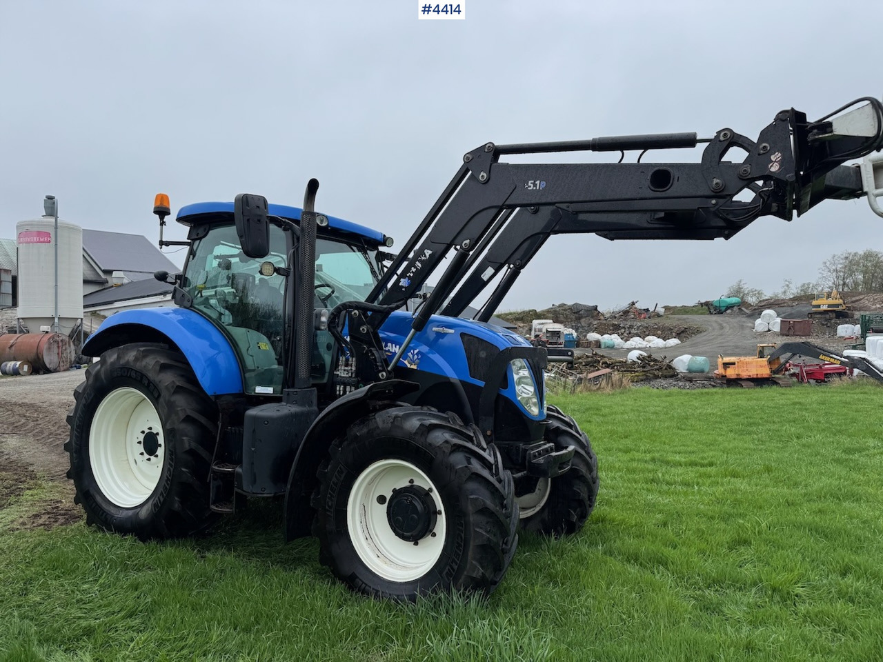 2015 New Holland T7.185 Auto Command w/Front Loader - Traktor: 1 kép. 2015 New Holland T7.185 Auto Command w/Front Loader - Traktor: 1 kép.