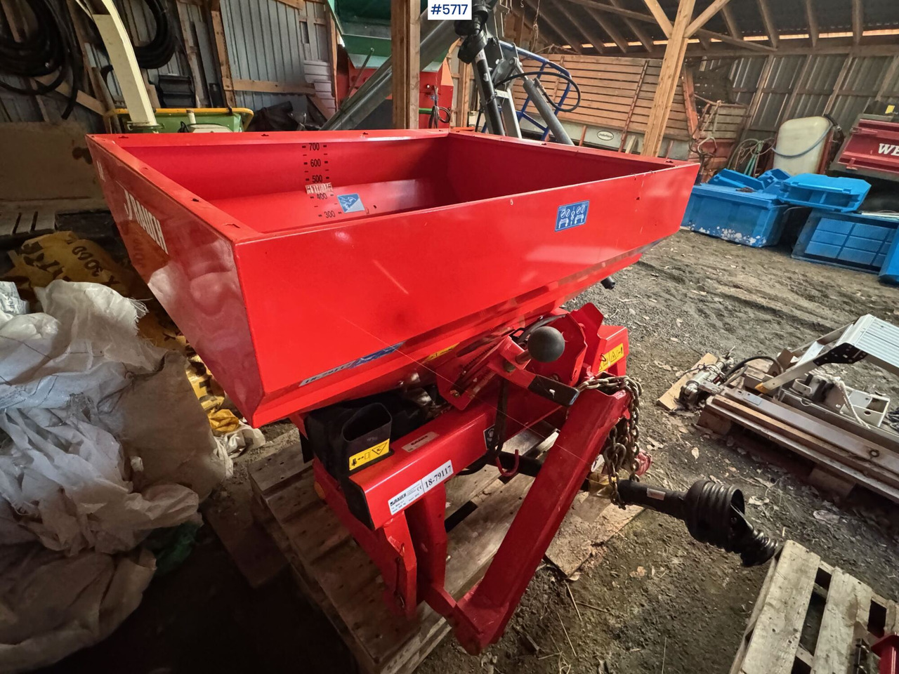 2015 RAUCH MDS 12.1 Fertiliser Spreader - Műtrágyaszóró: 4 kép. 2015 RAUCH MDS 12.1 Fertiliser Spreader - Műtrágyaszóró: 4 kép.