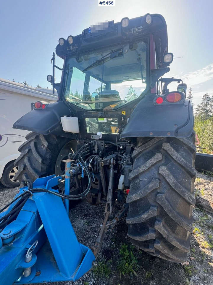 2015 Valtra N123 w/ front loader - Traktor: 4 kép. 2015 Valtra N123 w/ front loader - Traktor: 4 kép.