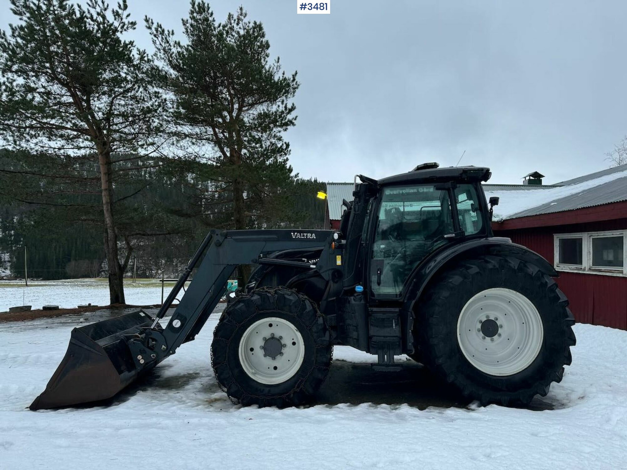 2015 Valtra N174D w/ Front loader - Traktor: 4 kép. 2015 Valtra N174D w/ Front loader - Traktor: 4 kép.