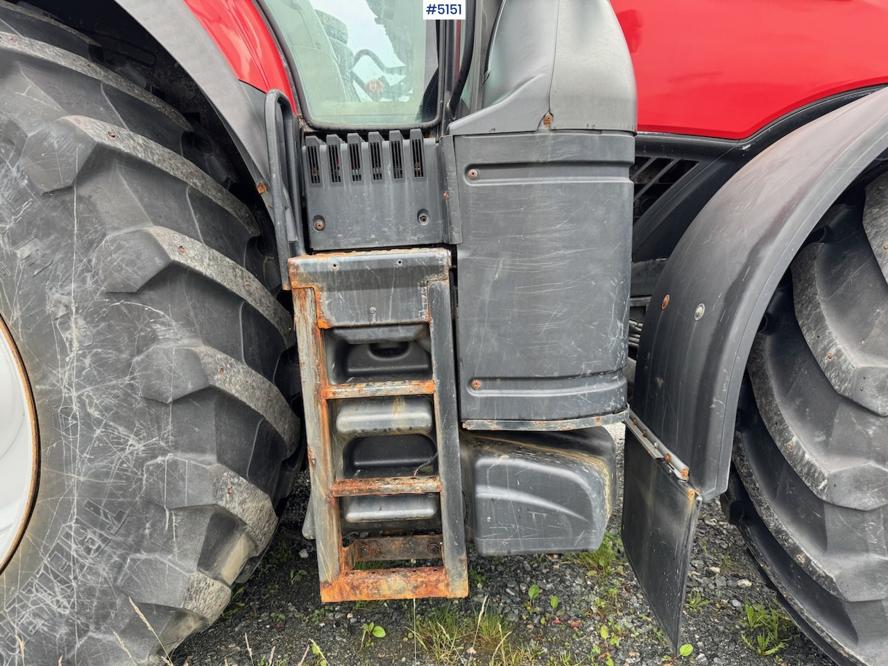 2016 Case IH Optum 300 CVX w/front hydraulics and plowing rig - Traktor: 5 kép. 2016 Case IH Optum 300 CVX w/front hydraulics and plowing rig - Traktor: 5 kép.