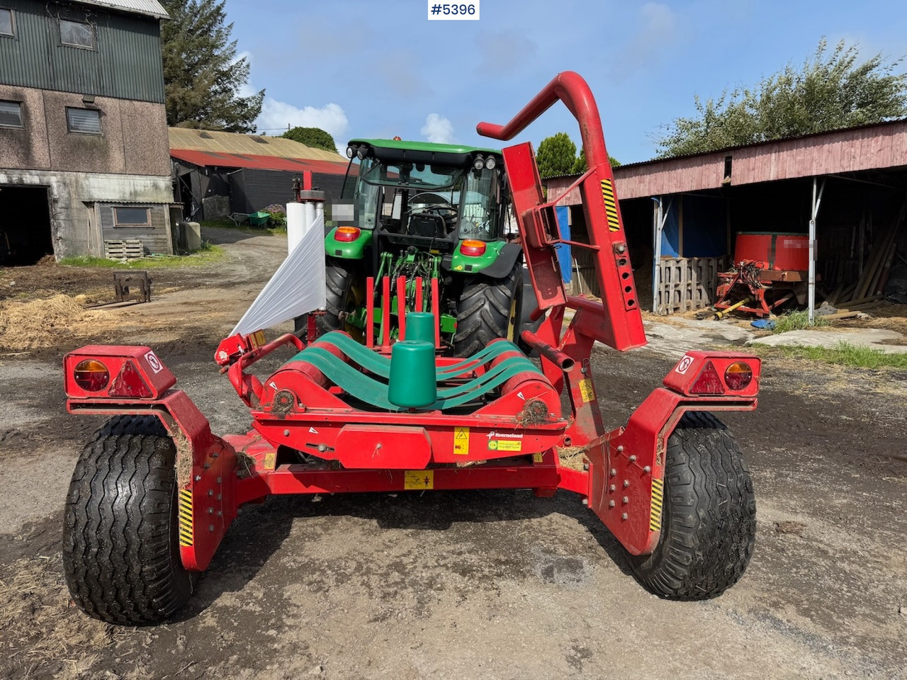2016 Kverneland 7740 J round bale wrapper - Szálastakarmány betakarítás gépei: 5 kép. 2016 Kverneland 7740 J round bale wrapper - Szálastakarmány betakarítás gépei: 5 kép.
