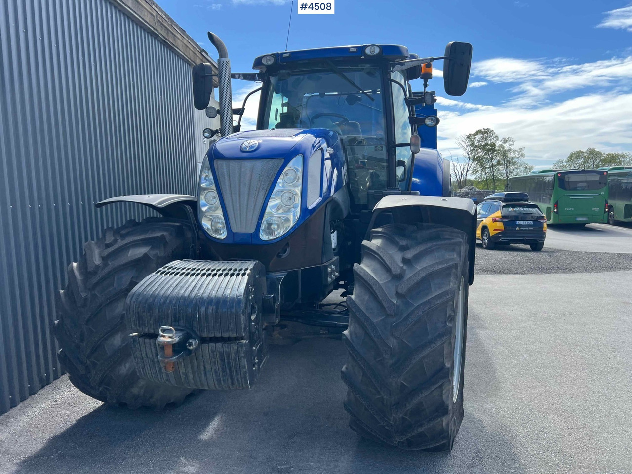 2016 New Holland T7.270 Tractor w/ 2021 Foss-Eik trailer - Traktor: 3 kép. 2016 New Holland T7.270 Tractor w/ 2021 Foss-Eik trailer - Traktor: 3 kép.