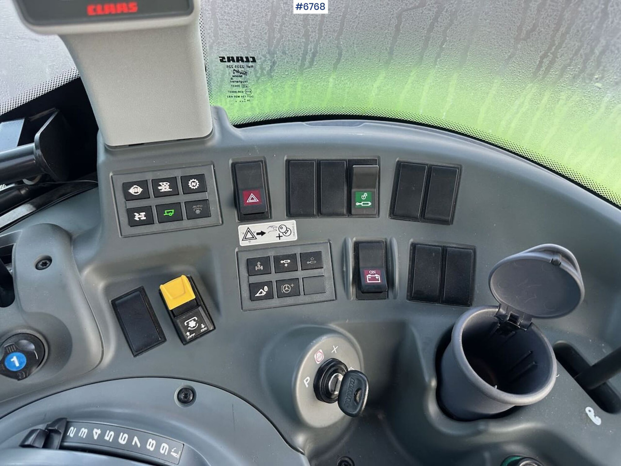 Traktor 2017 Claas Arion 440 4x4 tractor w/ front loader, GPS setup and good tires. Low hours!: 34 kép.