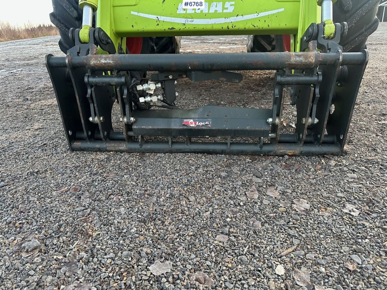 Traktor 2017 Claas Arion 440 4x4 tractor w/ front loader, GPS setup and good tires. Low hours!: 9 kép.