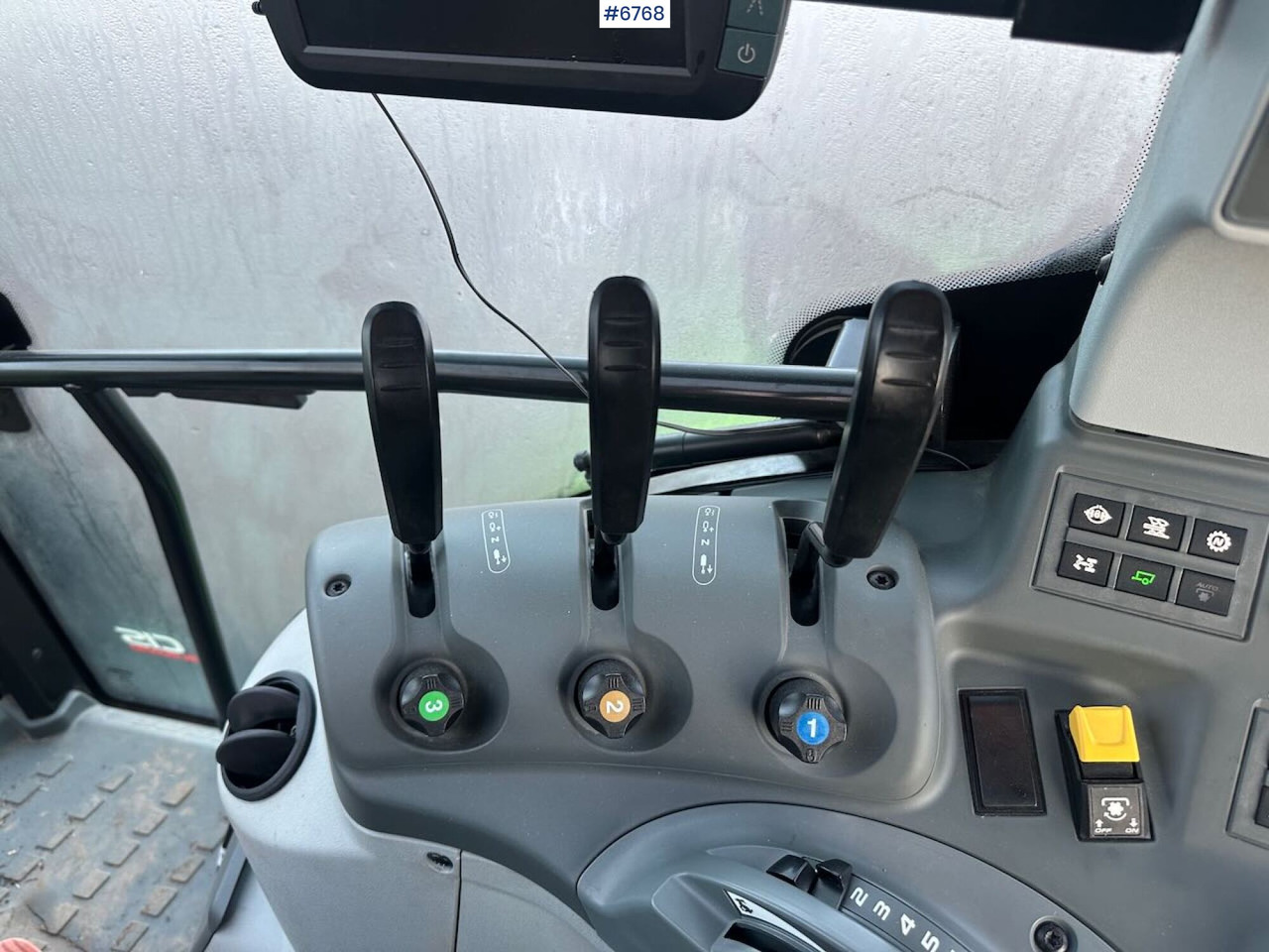 Traktor 2017 Claas Arion 440 4x4 tractor w/ front loader, GPS setup and good tires. Low hours!: 33 kép.