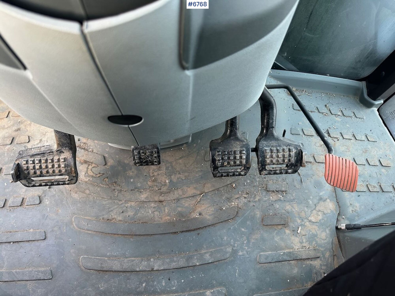 Traktor 2017 Claas Arion 440 4x4 tractor w/ front loader, GPS setup and good tires. Low hours!: 30 kép.