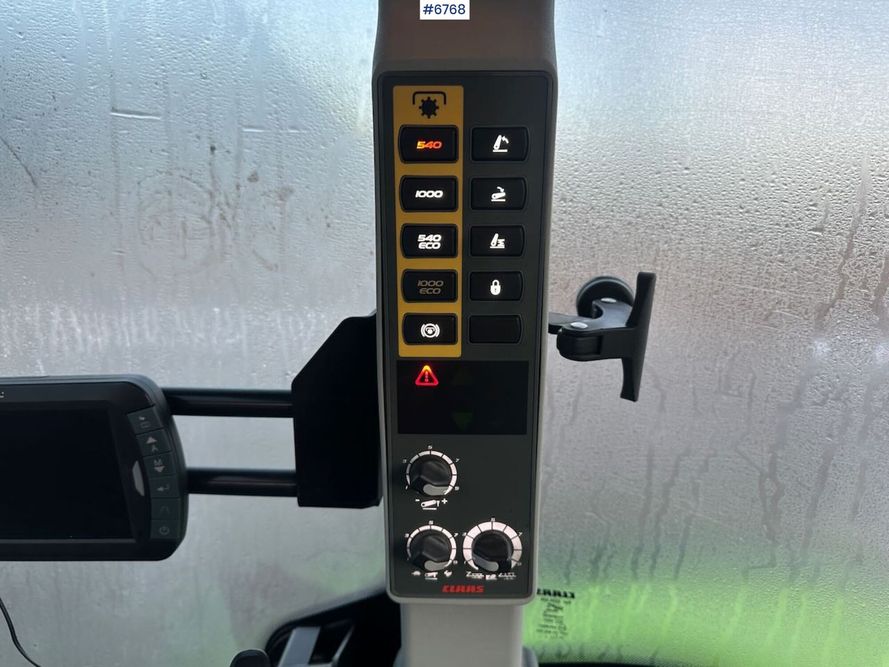 Traktor 2017 Claas Arion 440 4x4 tractor w/ front loader, GPS setup and good tires. Low hours!: 37 kép.