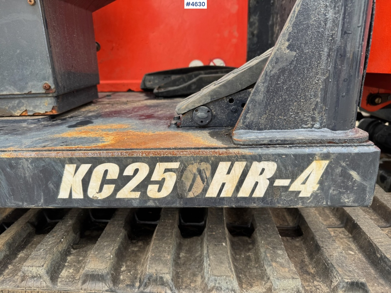 2017 Kubota KC250HR-4 - Lánctalpas dömper: 4 kép. 2017 Kubota KC250HR-4 - Lánctalpas dömper: 4 kép.