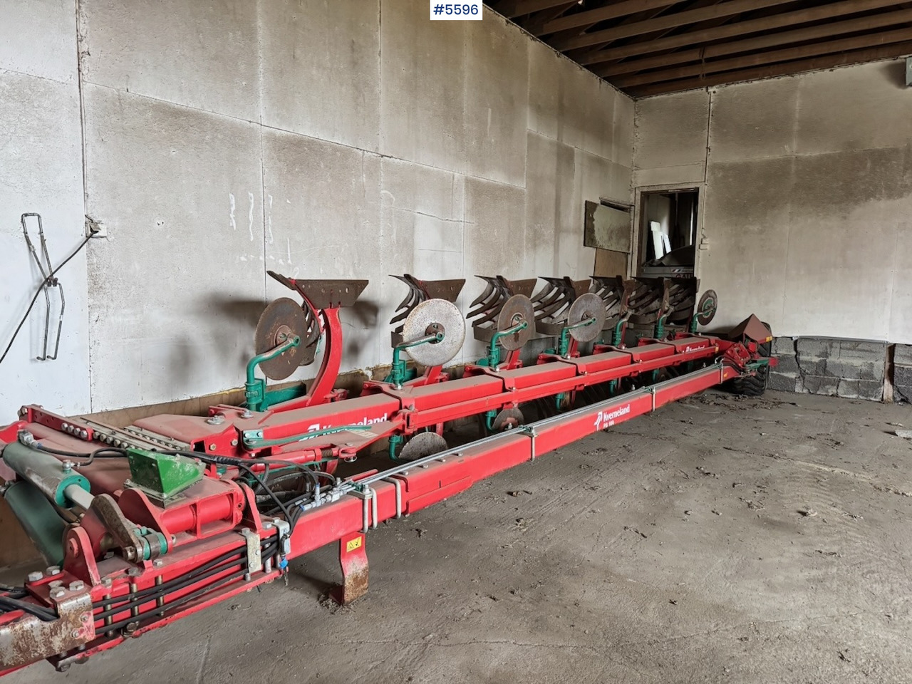 2017 Kverneland 7-Furrow Reversible Plow - Talajművelő gep: 1 kép. 2017 Kverneland 7-Furrow Reversible Plow - Talajművelő gep: 1 kép.
