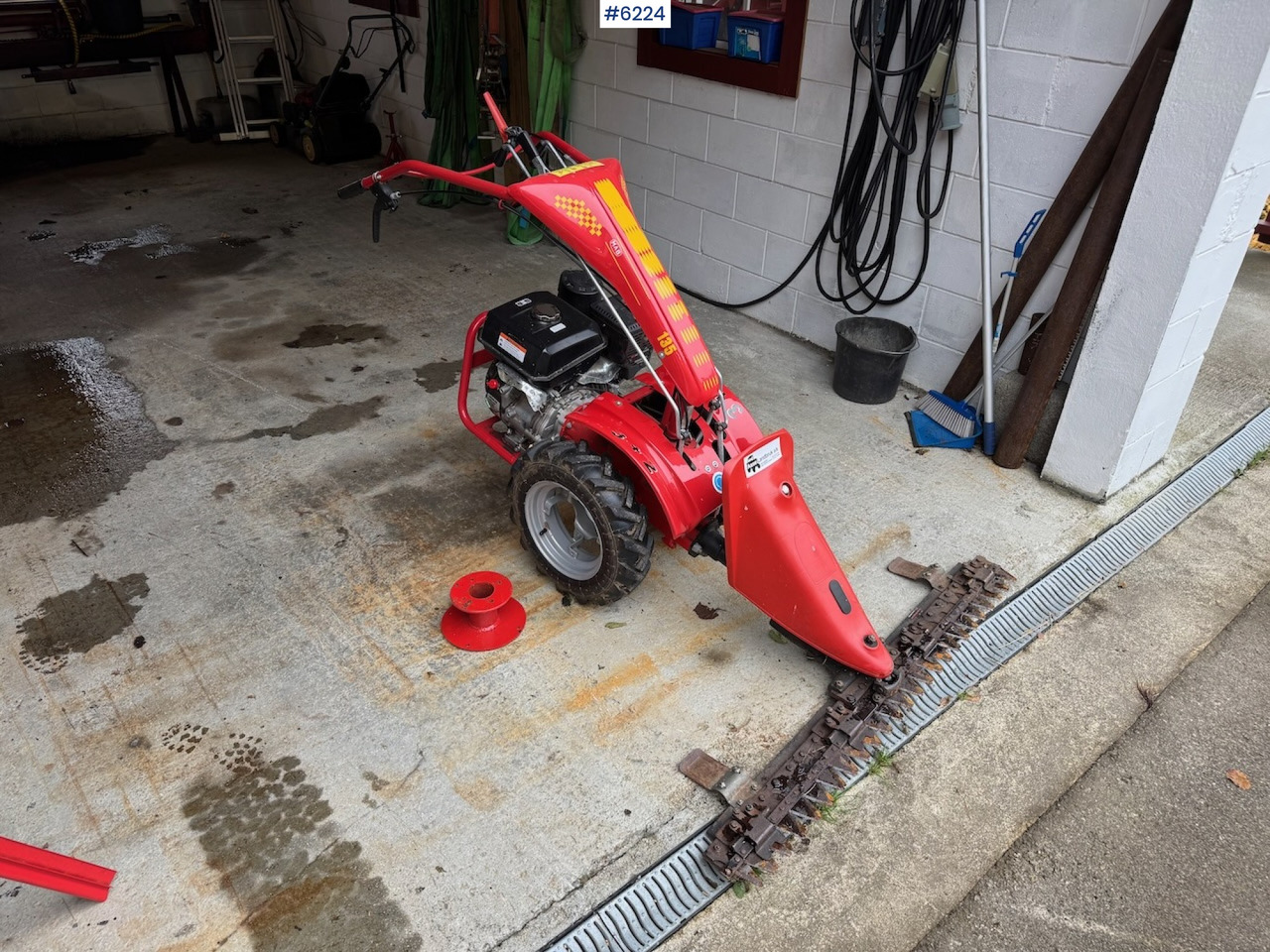 2017 MAB 135 Two-wheel mower - Szálastakarmány betakarítás gépei: 3 kép. 2017 MAB 135 Two-wheel mower - Szálastakarmány betakarítás gépei: 3 kép.