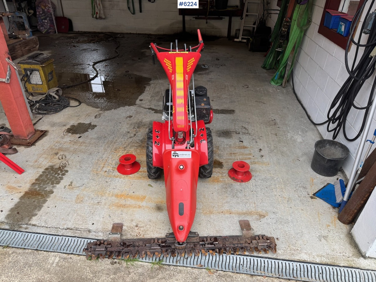 2017 MAB 135 Two-wheel mower - Szálastakarmány betakarítás gépei: 1 kép. 2017 MAB 135 Two-wheel mower - Szálastakarmány betakarítás gépei: 1 kép.