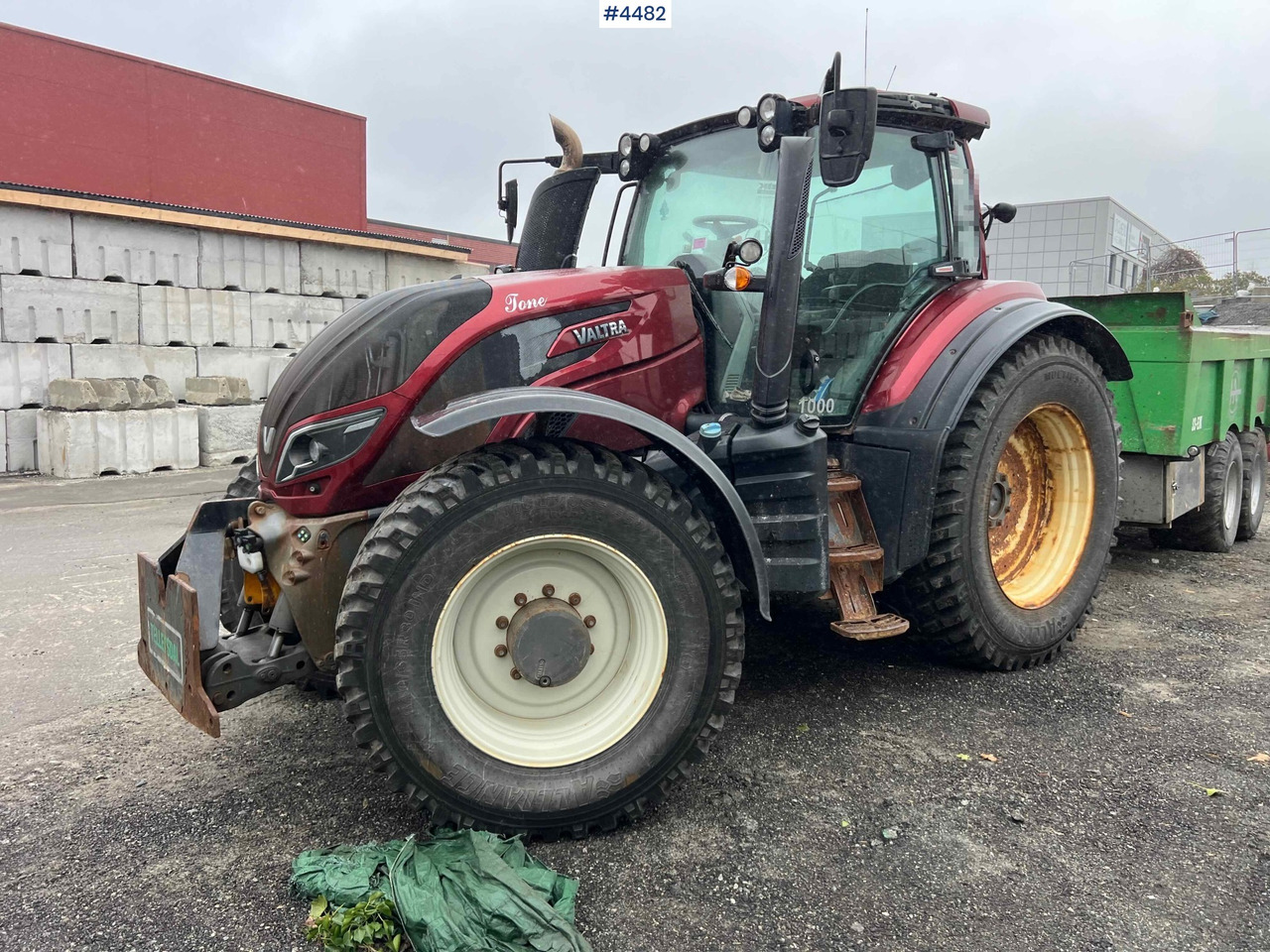 2017 Valtra T234 tractor Plow rigged Tractor - Traktor: 3 kép. 2017 Valtra T234 tractor Plow rigged Tractor - Traktor: 3 kép.