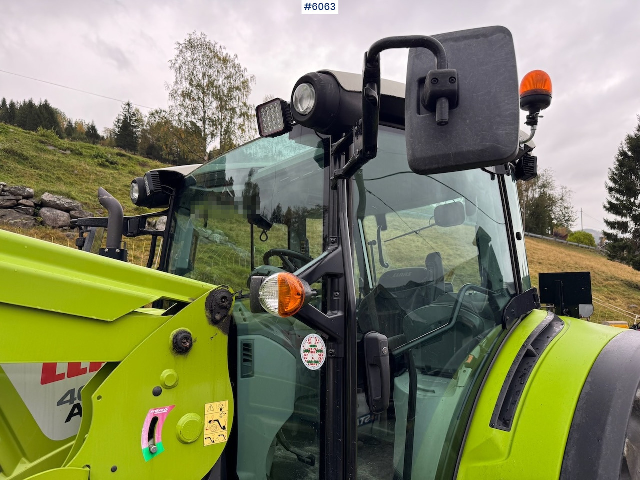 2018 Claas Arion 460 m front loader, front hydraulics and front PTO. - Traktor: 3 kép. 2018 Claas Arion 460 m front loader, front hydraulics and front PTO. - Traktor: 3 kép.