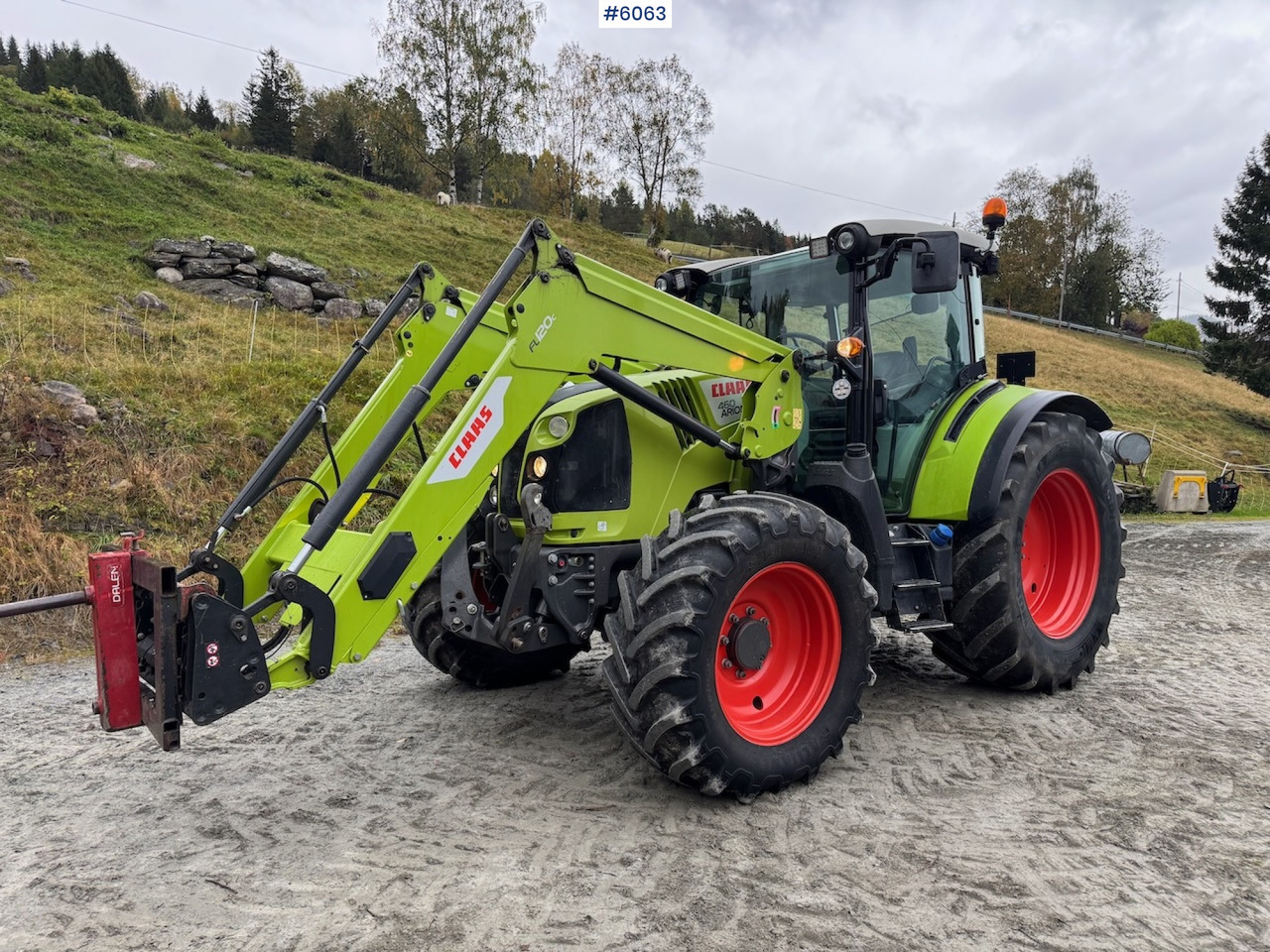 2018 Claas Arion 460 m front loader, front hydraulics and front PTO. - Traktor: 2 kép. 2018 Claas Arion 460 m front loader, front hydraulics and front PTO. - Traktor: 2 kép.