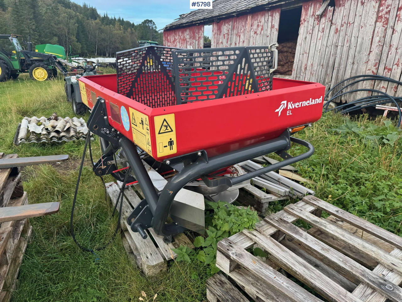2018 Kverneland Manure spreader. Repair project - Műtrágyaszóró: 2 kép. 2018 Kverneland Manure spreader. Repair project - Műtrágyaszóró: 2 kép.