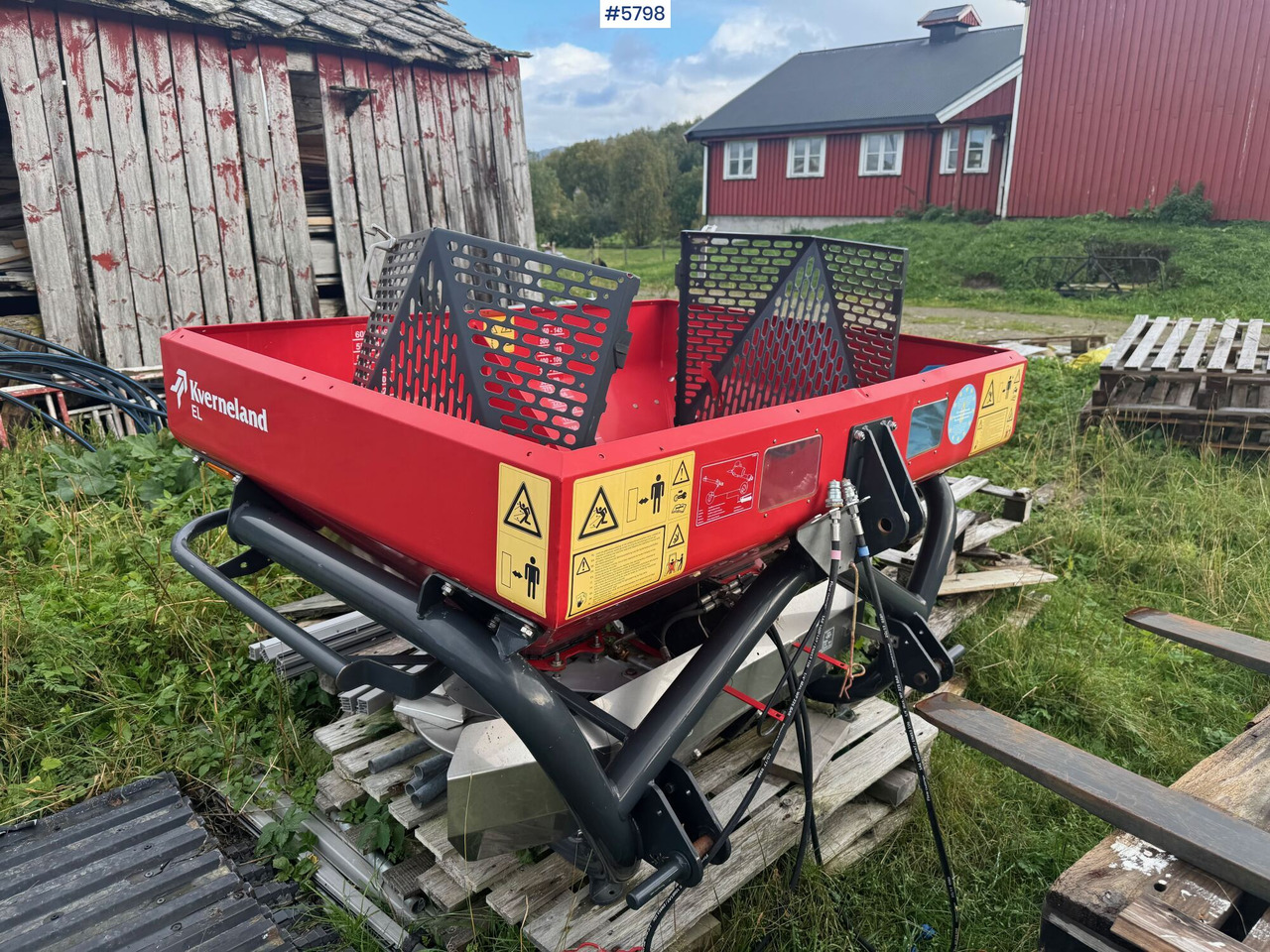 2018 Kverneland Manure spreader. Repair project - Műtrágyaszóró: 4 kép. 2018 Kverneland Manure spreader. Repair project - Műtrágyaszóró: 4 kép.
