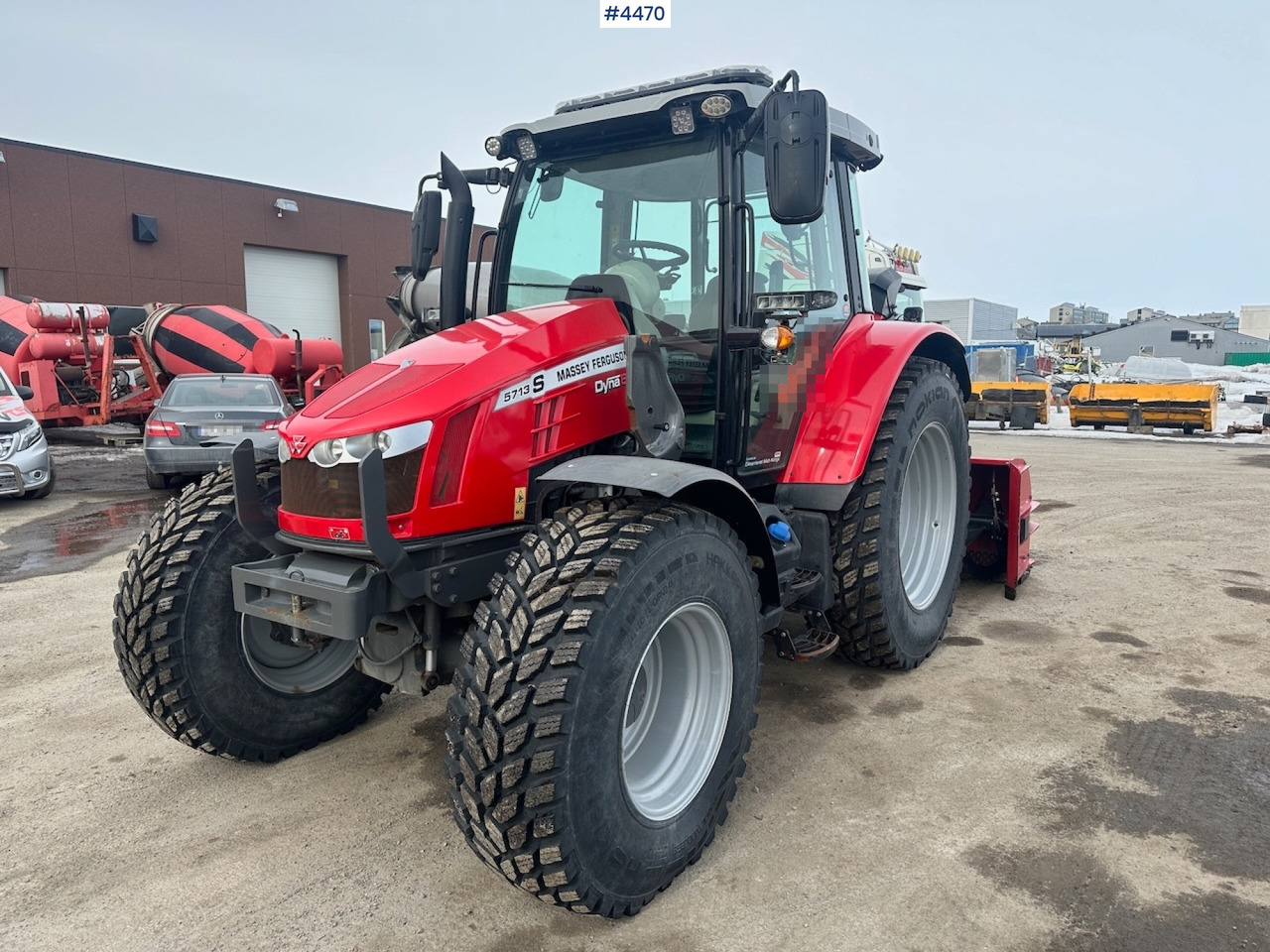 2018 Massey Ferguson MF5713 S w/ 2020 Dalen snow blower - Traktor: 2 kép. 2018 Massey Ferguson MF5713 S w/ 2020 Dalen snow blower - Traktor: 2 kép.