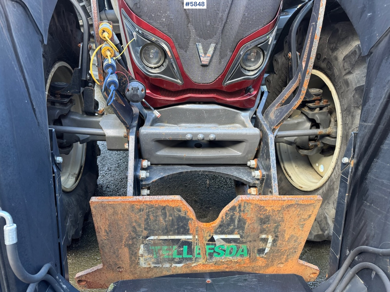 2018 Valtra N174 w/ front loader and plow plate. - Traktor: 5 kép. 2018 Valtra N174 w/ front loader and plow plate. - Traktor: 5 kép.