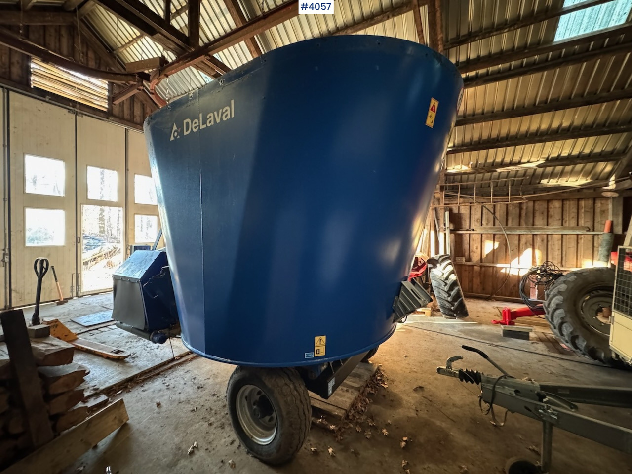 2019 Delaval VM12 Coarse feed mixer - Állattartás gépei: 1 kép. 2019 Delaval VM12 Coarse feed mixer - Állattartás gépei: 1 kép.