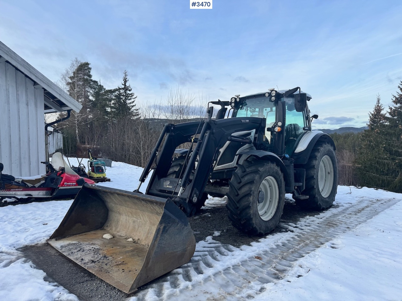 2019 Valtra N134 w/ Front loader and bucket. 900 hours! - Traktor: 1 kép. 2019 Valtra N134 w/ Front loader and bucket. 900 hours! - Traktor: 1 kép.