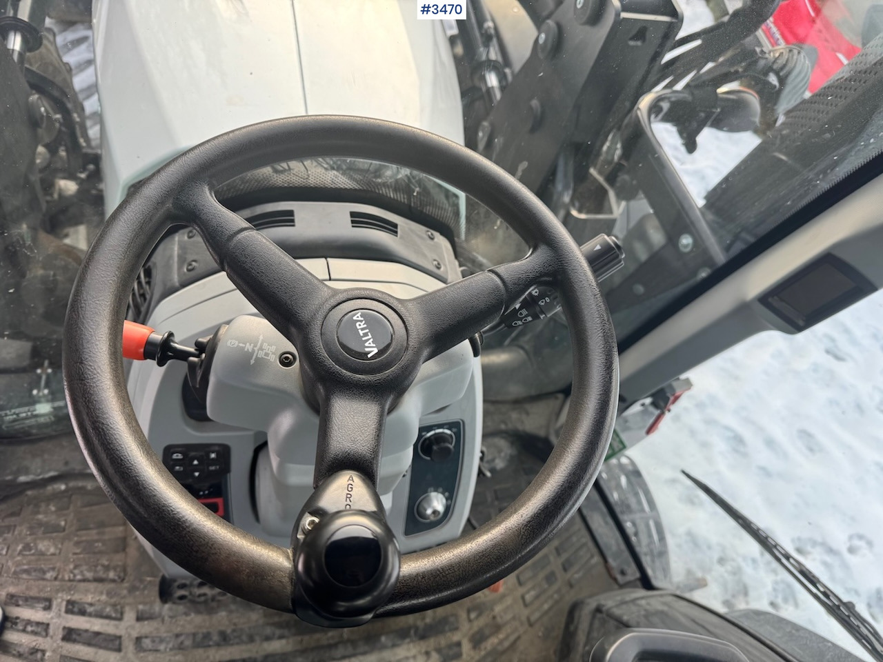 2019 Valtra N134 w/ Front loader and bucket. 900 hours! lízing 2019 Valtra N134 w/ Front loader and bucket. 900 hours!: 29 kép.