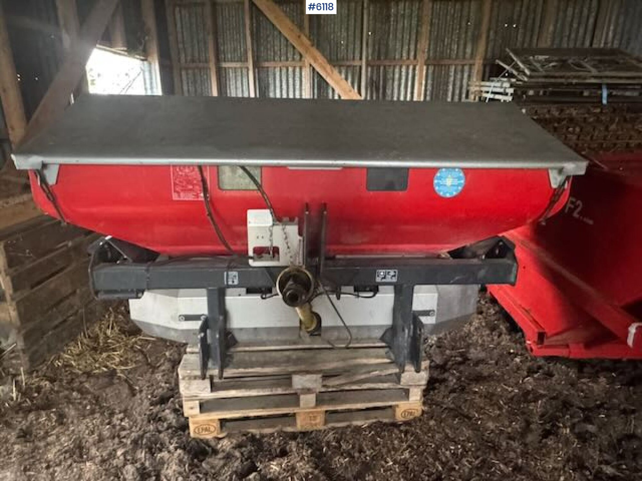 2020 Kverneland Exacta CL fertilizer spreader - Műtrágyaszóró: 2 kép. 2020 Kverneland Exacta CL fertilizer spreader - Műtrágyaszóró: 2 kép.