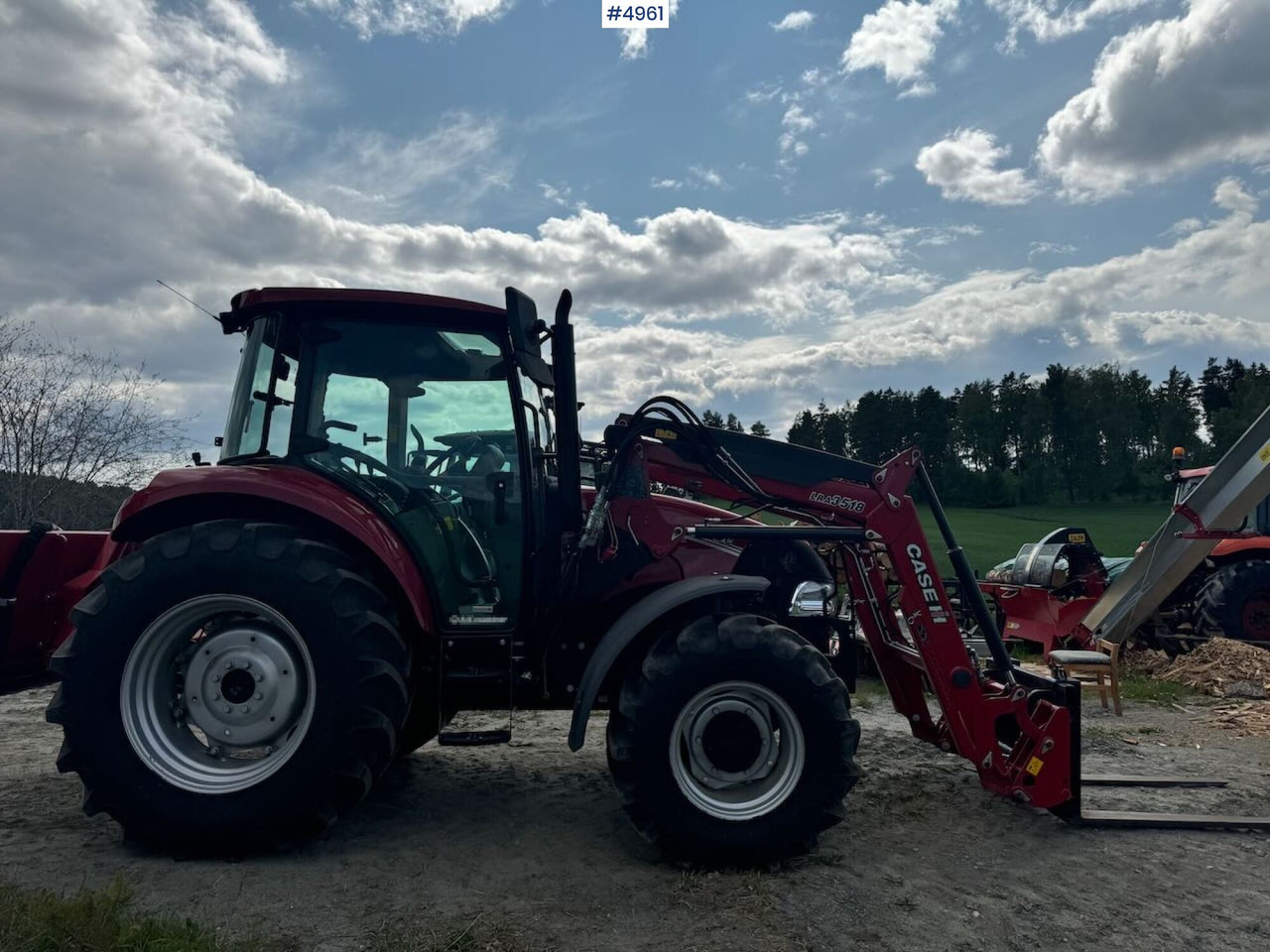 2021 Case IH Famall 75C w/ front loader. 150 Hours! - Traktor: 5 kép. 2021 Case IH Famall 75C w/ front loader. 150 Hours! - Traktor: 5 kép.