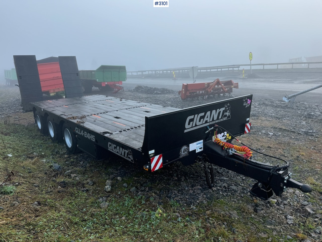 2021 Gigant Machine trailer with drive bridges - Pótkocsi mélybölcsős: 4 kép. 2021 Gigant Machine trailer with drive bridges - Pótkocsi mélybölcsős: 4 kép.