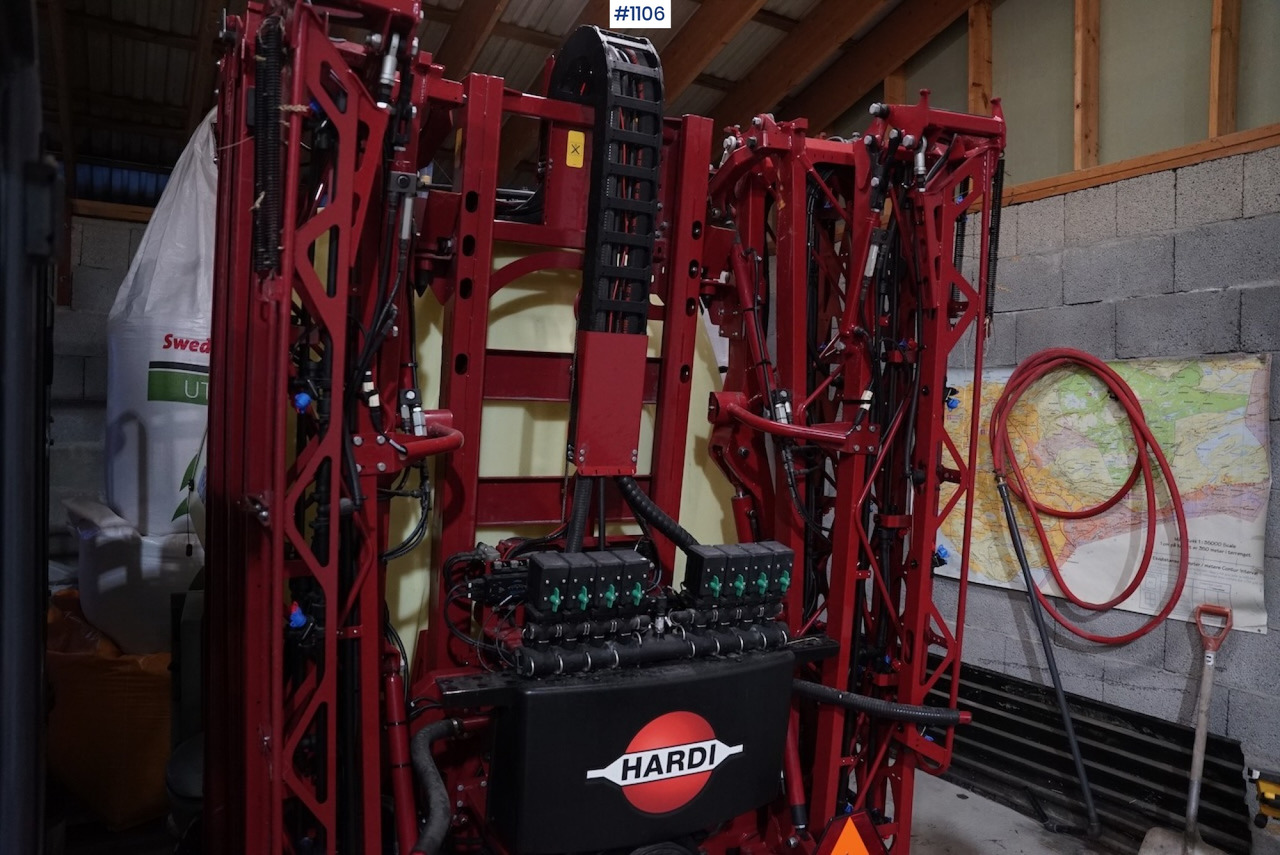 2021 Hardi Mega 1500 Field sprayer - Függesztett permetező: 2 kép. 2021 Hardi Mega 1500 Field sprayer - Függesztett permetező: 2 kép.