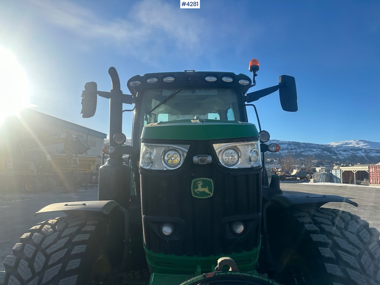 2021 John Deere 6195R 4x4 Tractor with summer and winter tires - Traktor: 3 kép. 2021 John Deere 6195R 4x4 Tractor with summer and winter tires - Traktor: 3 kép.