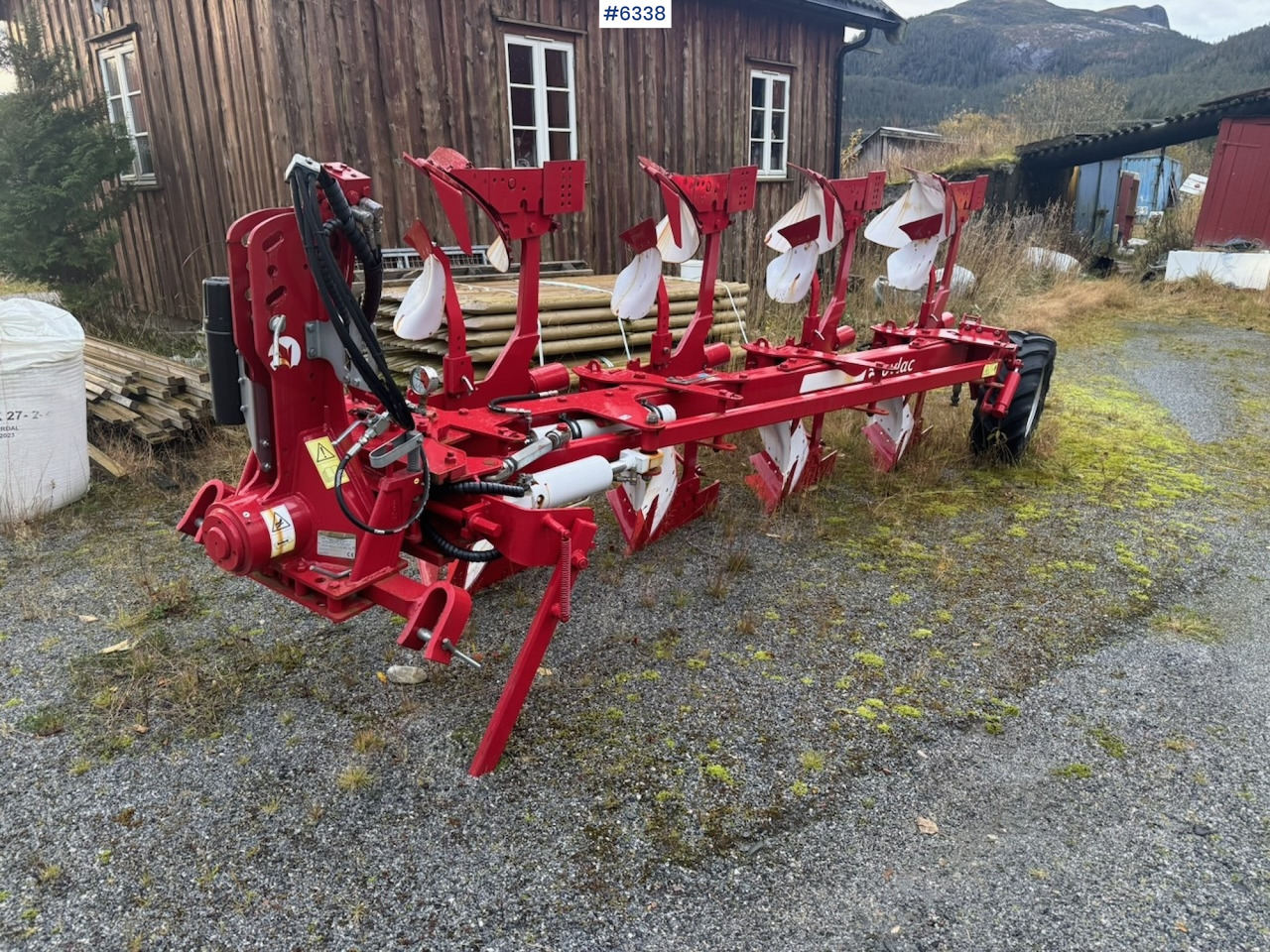 2021 Ovlac 4-furrow reversible plough - Talajművelő gep: 1 kép. 2021 Ovlac 4-furrow reversible plough - Talajművelő gep: 1 kép.