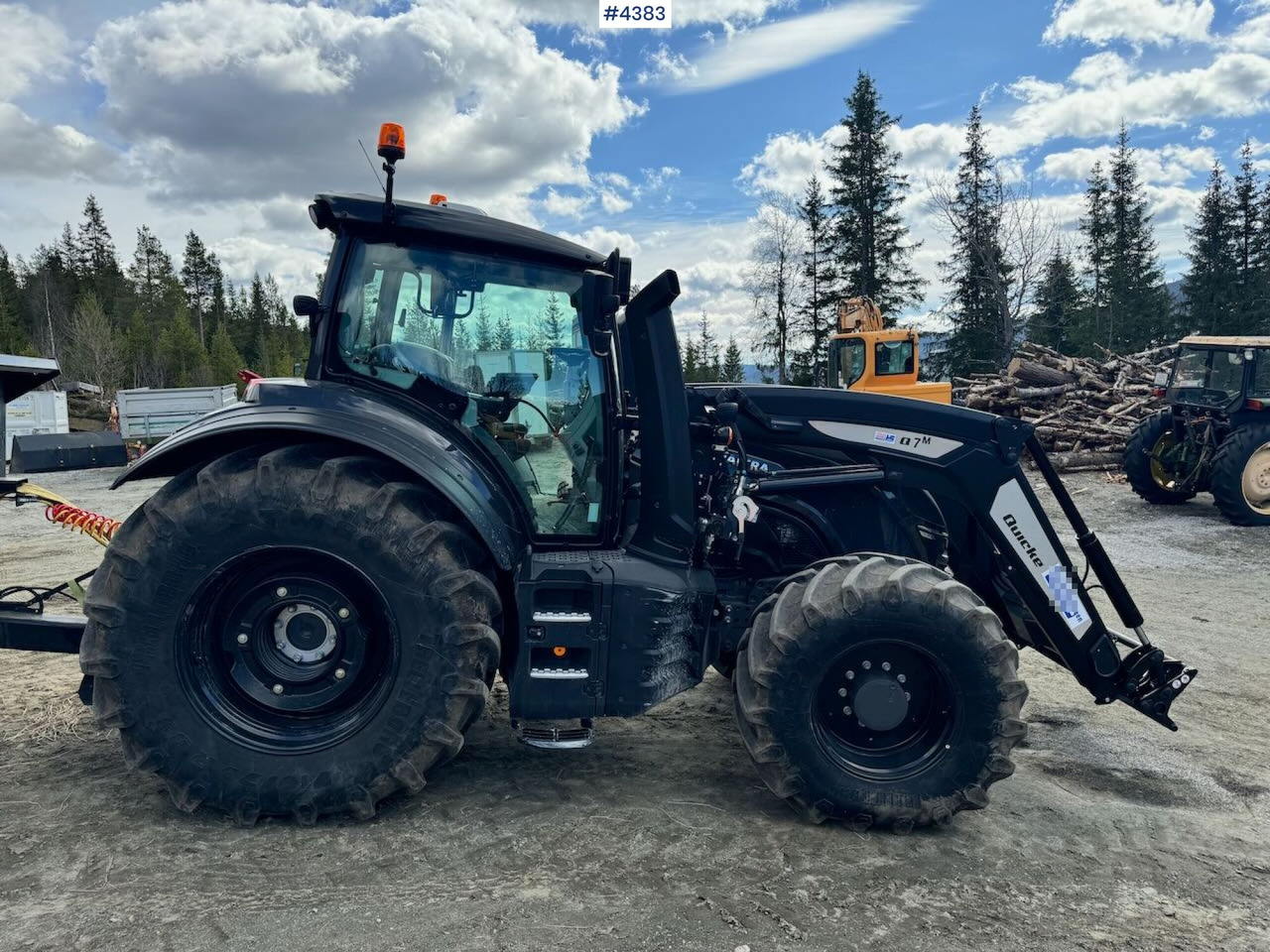 2021 Valtra T234 Versu w/ Quicke Q7 Front Loader - Traktor: 3 kép. 2021 Valtra T234 Versu w/ Quicke Q7 Front Loader - Traktor: 3 kép.