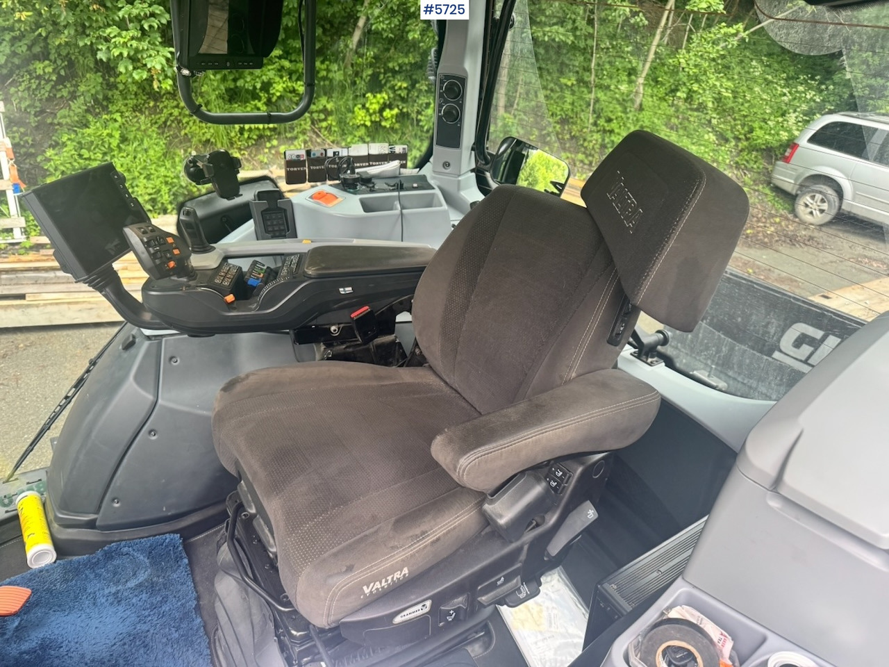 2022 Valtra N175 4x4 w/ Front loader, Hydraulics, Bucket and Pallet forks. Overhauled. - Traktor: 5 kép. 2022 Valtra N175 4x4 w/ Front loader, Hydraulics, Bucket and Pallet forks. Overhauled. - Traktor: 5 kép.