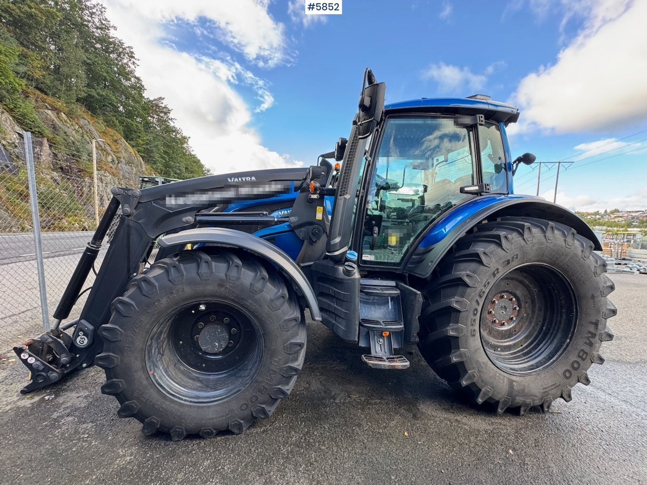 2022 Valtra N175 w/ front loader. - Traktor: 4 kép. 2022 Valtra N175 w/ front loader. - Traktor: 4 kép.