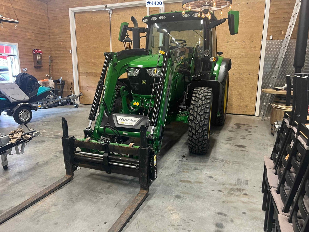 2024 John Deere 6150R w/ Quicke Front Loader & Bucket - Traktor: 2 kép. 2024 John Deere 6150R w/ Quicke Front Loader & Bucket - Traktor: 2 kép.